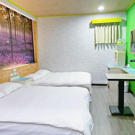 Clover House-自助式無人旅店 Čung-li Exteriér fotografie
